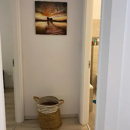 Apartment Moonshine *