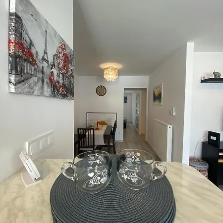 Apartment Moonshine *